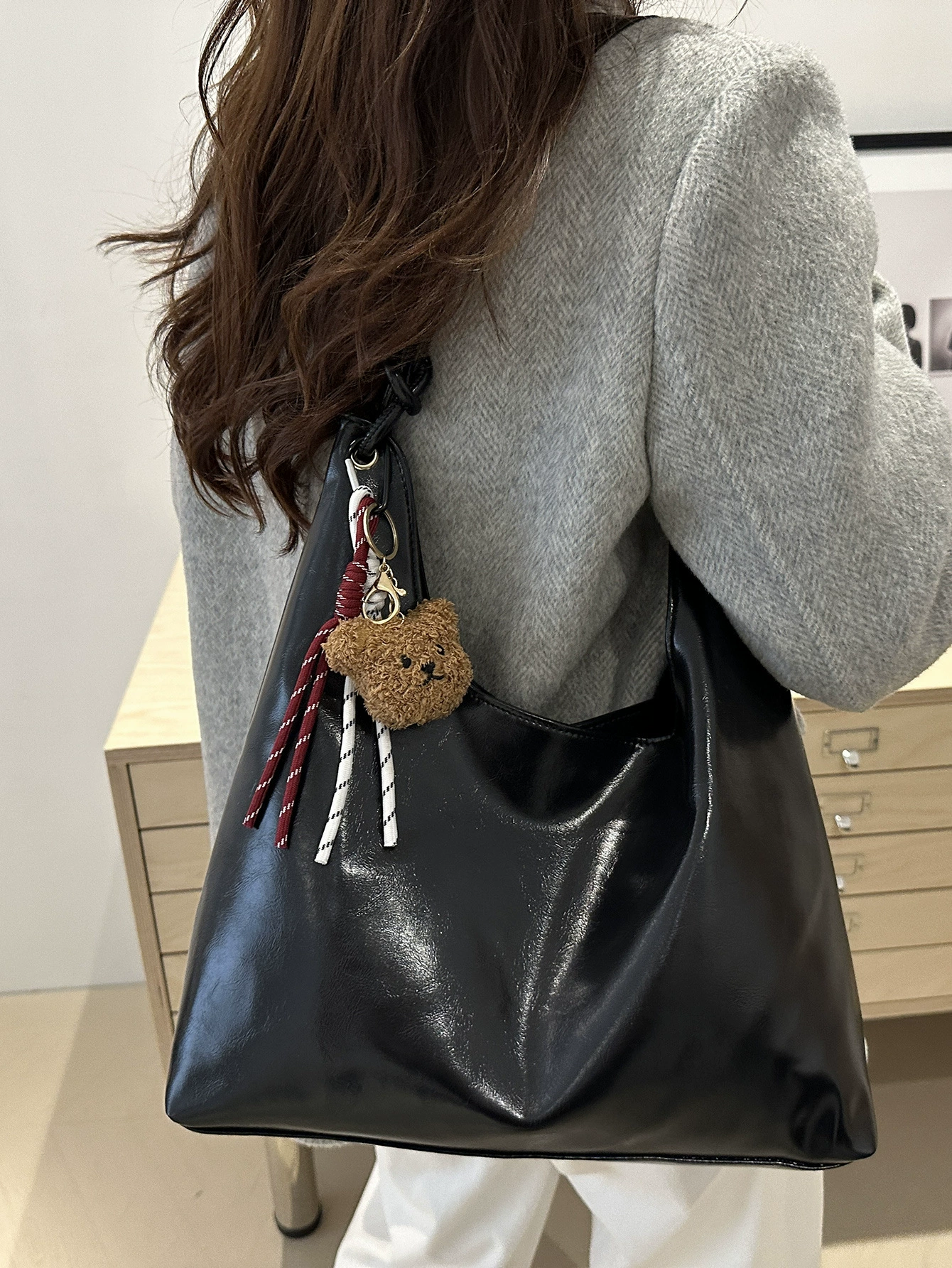 Retro autumn fashionable handheld bag