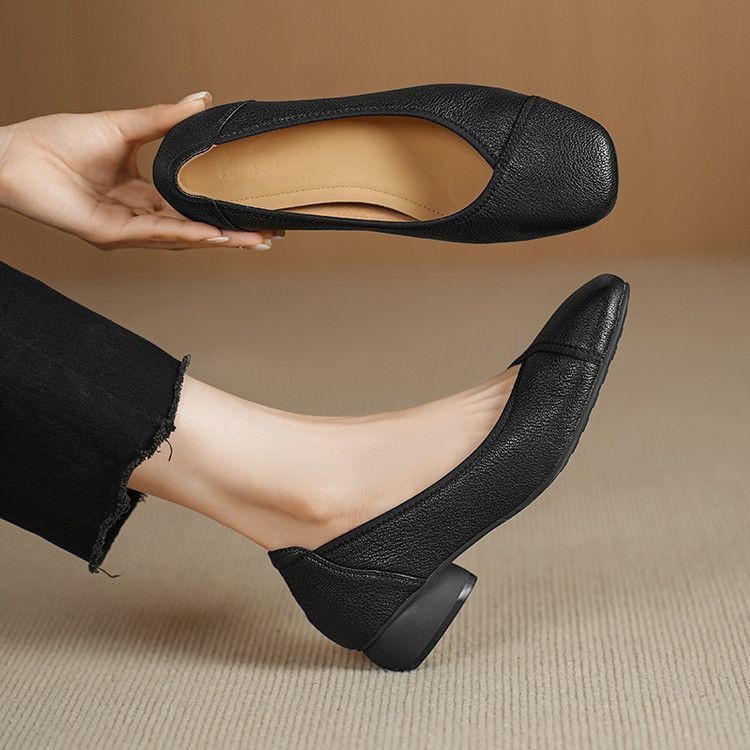 Zapatos de mujer cómodos coreanos de suela blanda cabeza redonda tacones gruesos 2026 primavera nuevos zapatos de un pie Lefour zapatos de cuero superficial madre