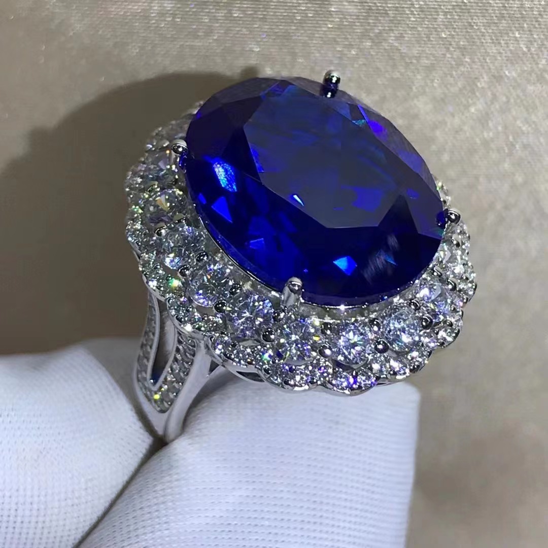 S925 plateado de cinco capas de espesor de platino con incrustaciones sintéticas de 15 quilates Rey zafiro anillo transfronterizo transmisión en vivo exclusivo