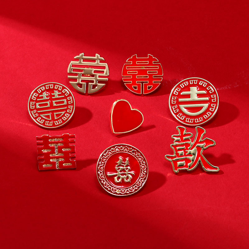 Festive brooch for men and women