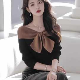 韩系女装蝴蝶结大码温柔针织上衣黑色撞色百搭一字肩长袖毛衣