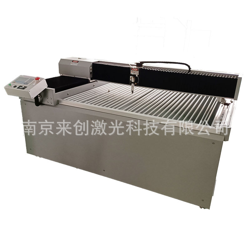 供应亚克力板中纤板激光雕刻服装切割机皮革打孔雕花激光雕刻机