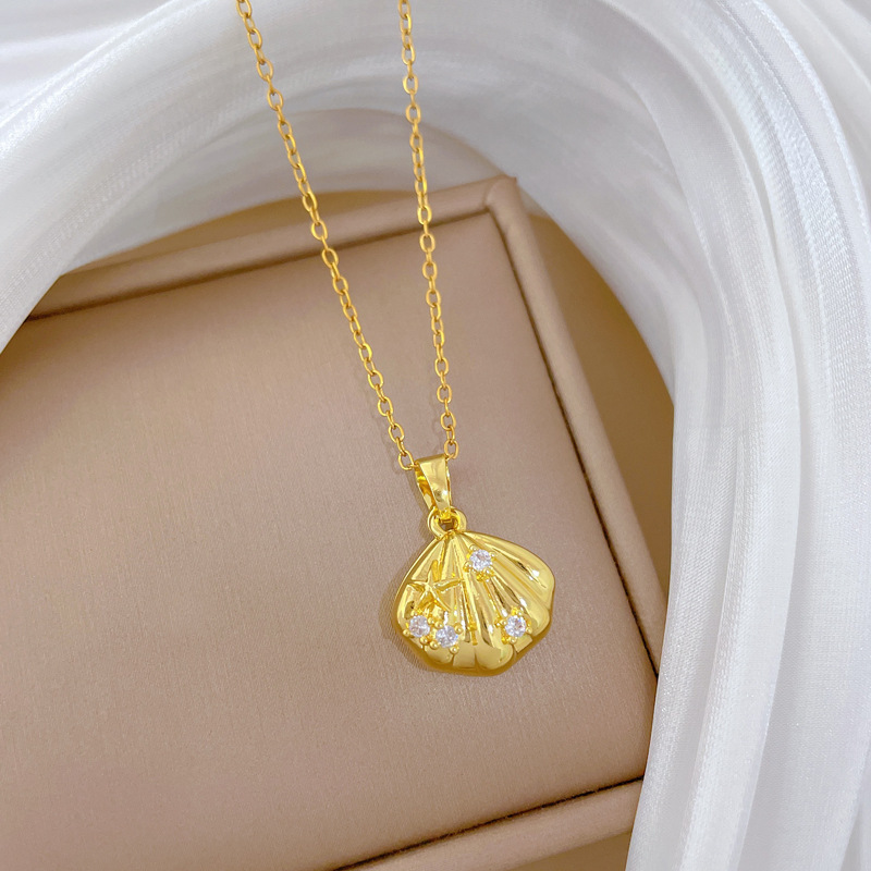 Gorgeous Pearl Shell Necklace With Full Diamond And Titanium Steel_voghion.com