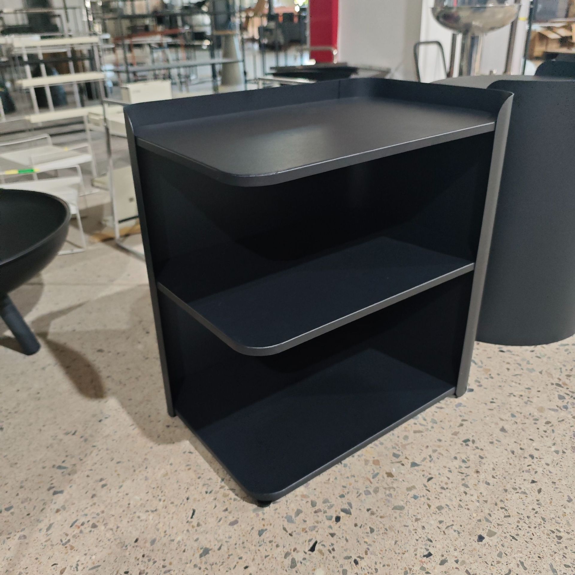 Nuevo estilo nórdico de tres pisos de oficina móvil estante de almacenamiento de habitaciones domésticas estante de exhibición de almacenamiento de acabado de estante de almacenamiento