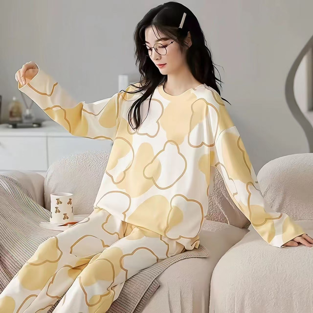 Pijama de manga larga de primavera y otoño simple coreano estilo de estilo avanzado joven suelto cuello redondo en casa otoño y invierno conjunto