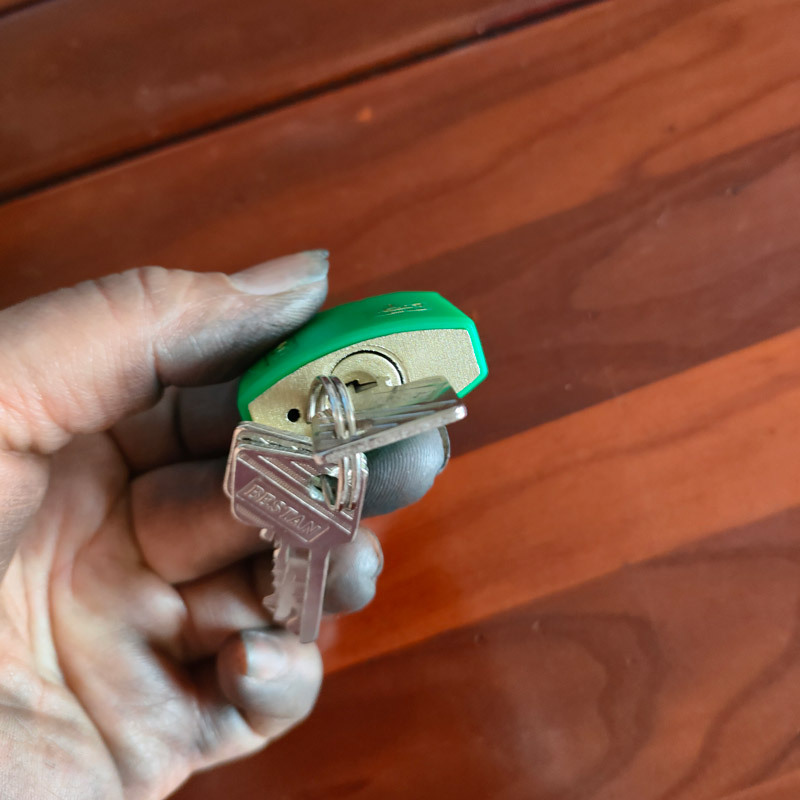 Mayorista marca super anillo bloqueo a prueba de agua antiaerrojo antiaerro a prueba de robo a través de la puerta y la ventana de la maleta almacén dormitorio cerradura dormitorio