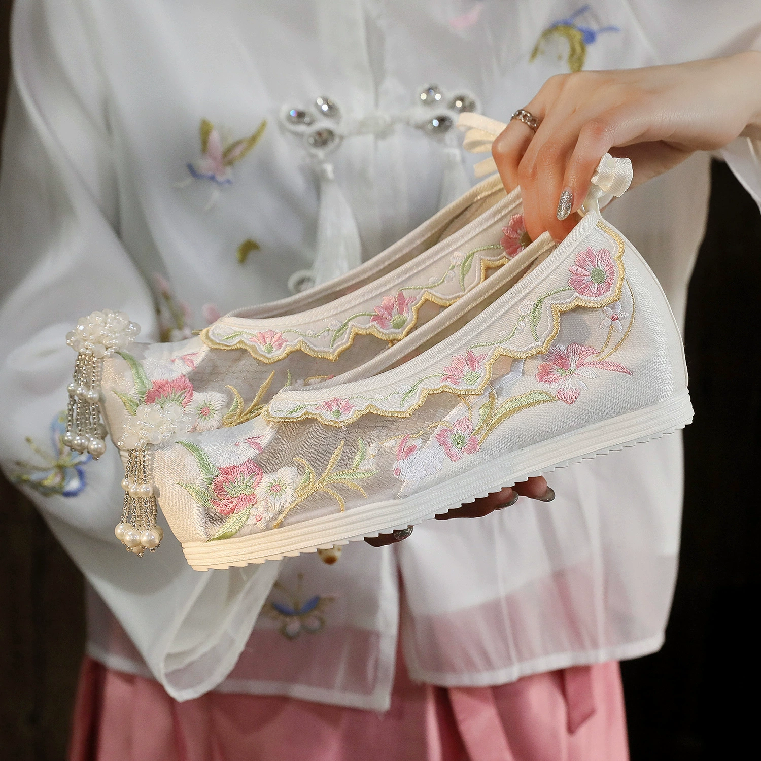 Кролик сетчатая пряжа 2024 Летняя новая древняя вышитая обувь Hanfu