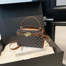 ����Ů2025�ﶬ�¿�r�к��s�����б��С��ӡ���nϵС��С����