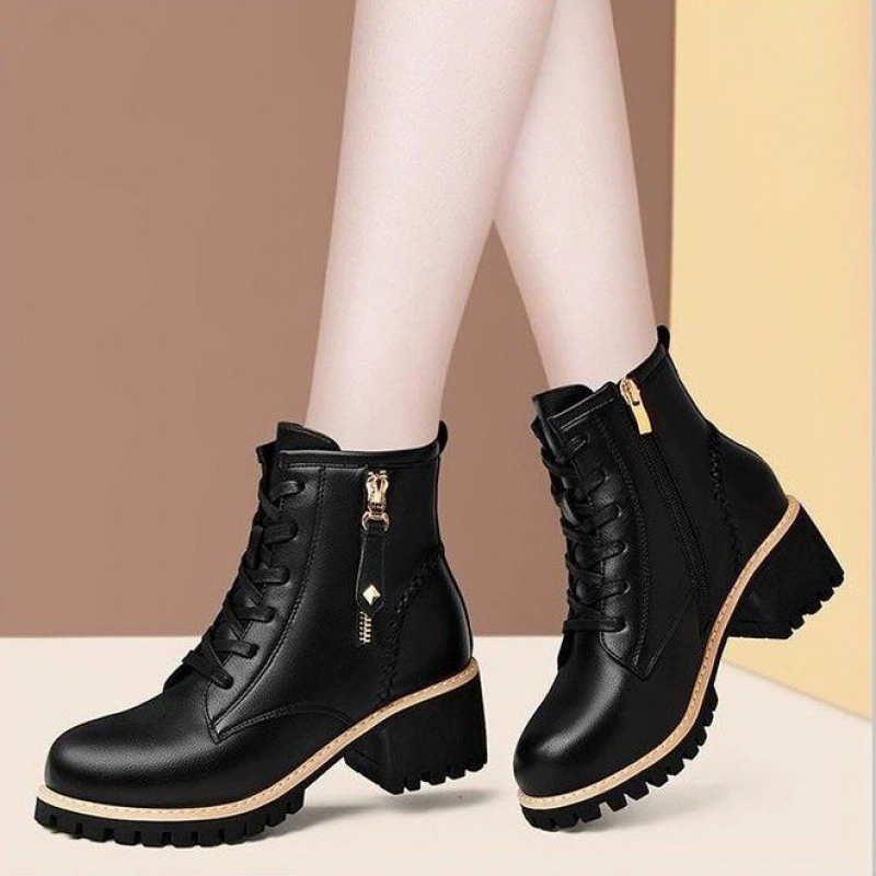 Полусапожки (Martens), стройное голенище, низкая платформа и устойчивый каблук, средняя высота, осень 2023