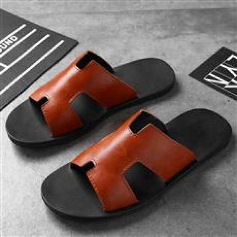 Soft Leather Sandals Men's Summer Outdoor Slippers Sandals Slides Korean Style Beach Shoes Non-slip Fashionable Outdoor Slippers
