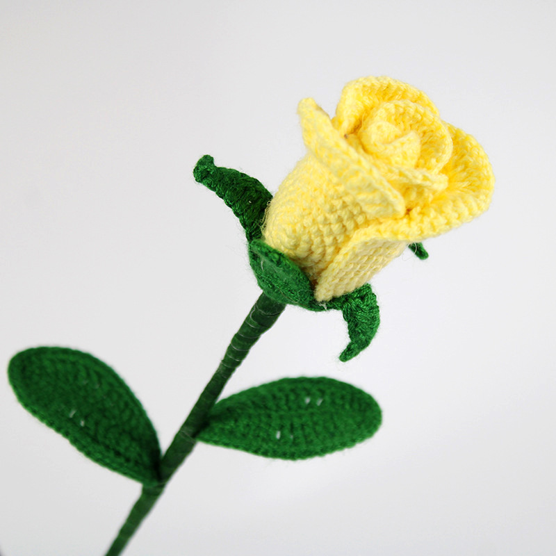 Hecho a mano artificial Rosa acabado lana tejida Rosa crochet decoración del hogar ramo regalo Día de San Valentín