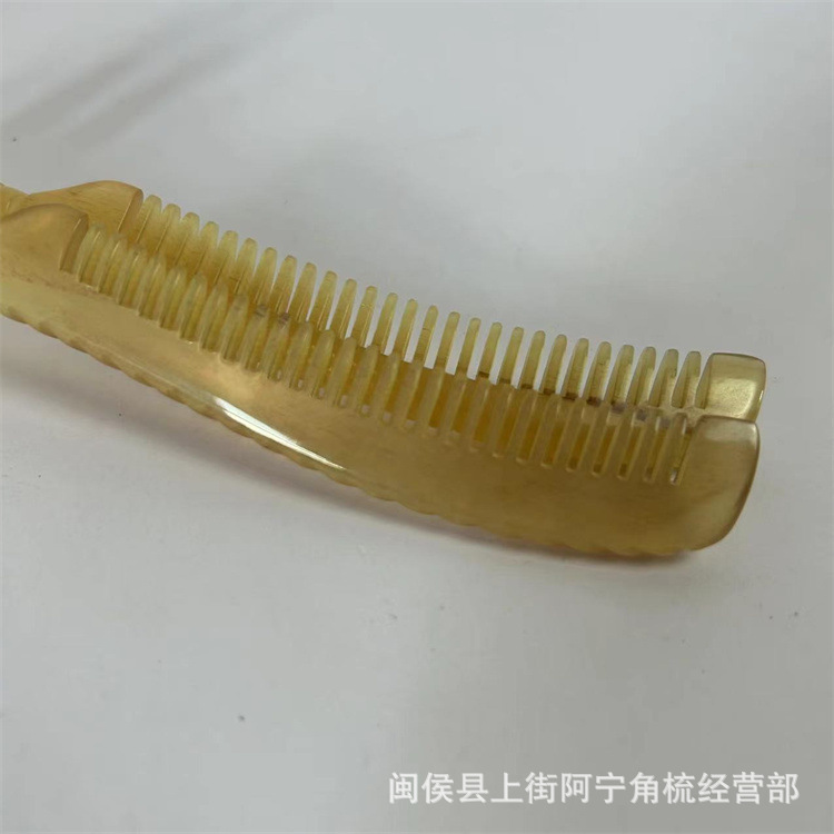 Thickened Goat Horn Comb 18cm Meridian Massage Comb with Handle for Hair Care and Scalp Grooming key features