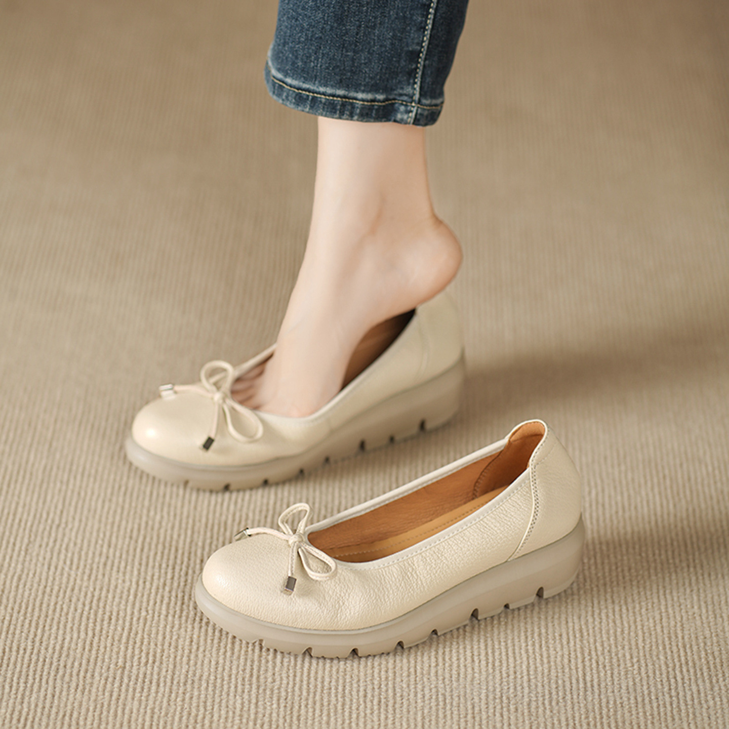 Giày lười nữ đế dày 4,5 cm mũi vuông da cừu mùa thu đông — đen