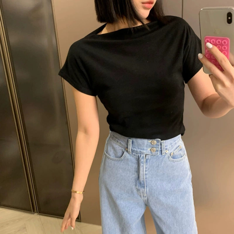 В наличии Корея крутая атмосфера! Модная и шикарная универсальная однотонная футболка с короткими рукавами и небольшим отложным воротником.