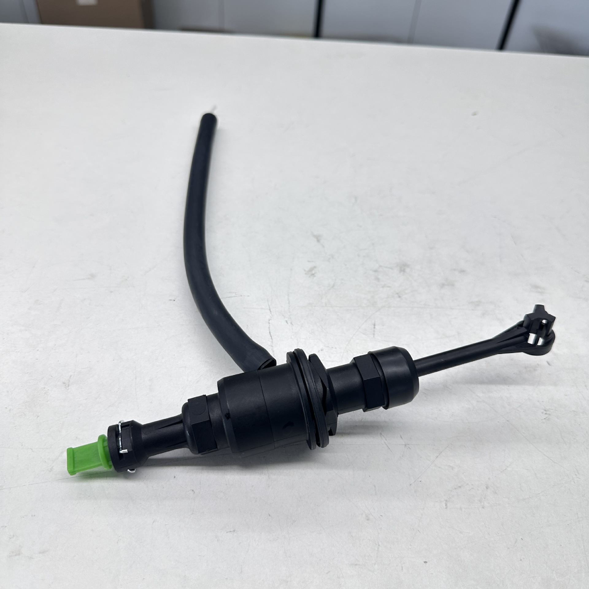 30610-3Vf1B 30610-1-Hk0A 306101-Hk0B Is Suitable for Nissan Clutch Master Cylinder