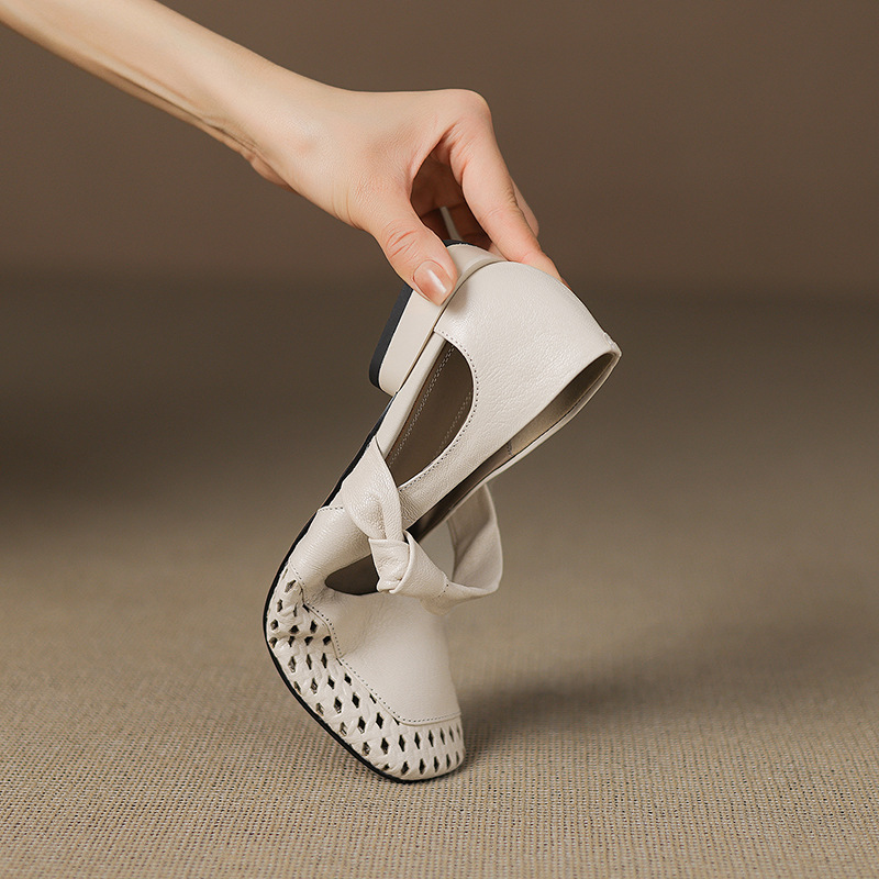 Sandal nữ mũi nhọn da dê đục lỗ gót thấp 2 cm, miệng nông hở mũi — đen chi tiết 4