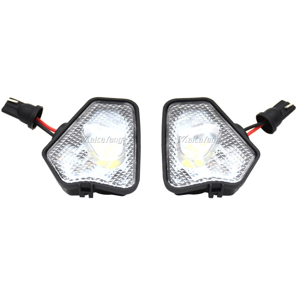 Aplicable a Mercedes-Benz CLS / CLA / GLK / GLA W219W117W209W156 lámpara de suelo LED para automóviles