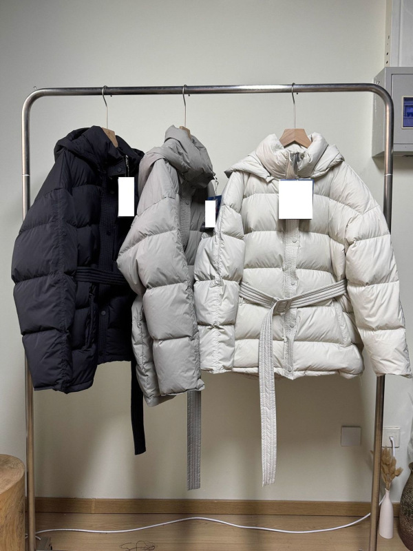 Korean-Style Design, Waist-Cinching Coat, Thick and Warm, Stylish and Fashionable Hooded Cotton Jacket Korean-Style Design, Waist-Cinching Coat, Thick and Warm, Stylish and Fashionable Hooded Cotton Jacket