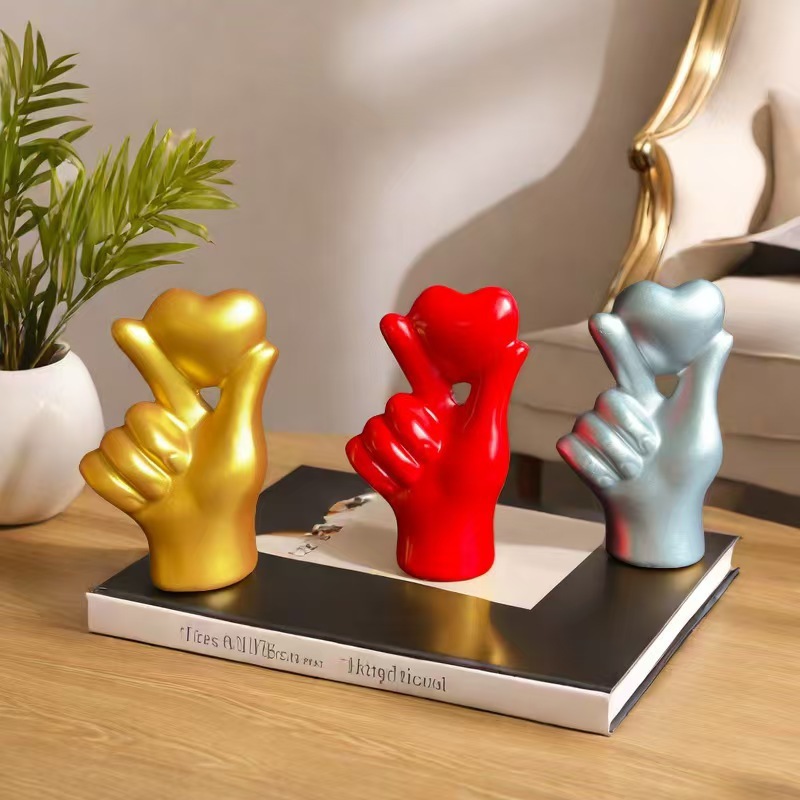 Tume Cross-Border Hot-Selling Valentine's Day Heart Gesture Ornaments Simple Desktop Living Room Decoration Resin Crafts Decoration