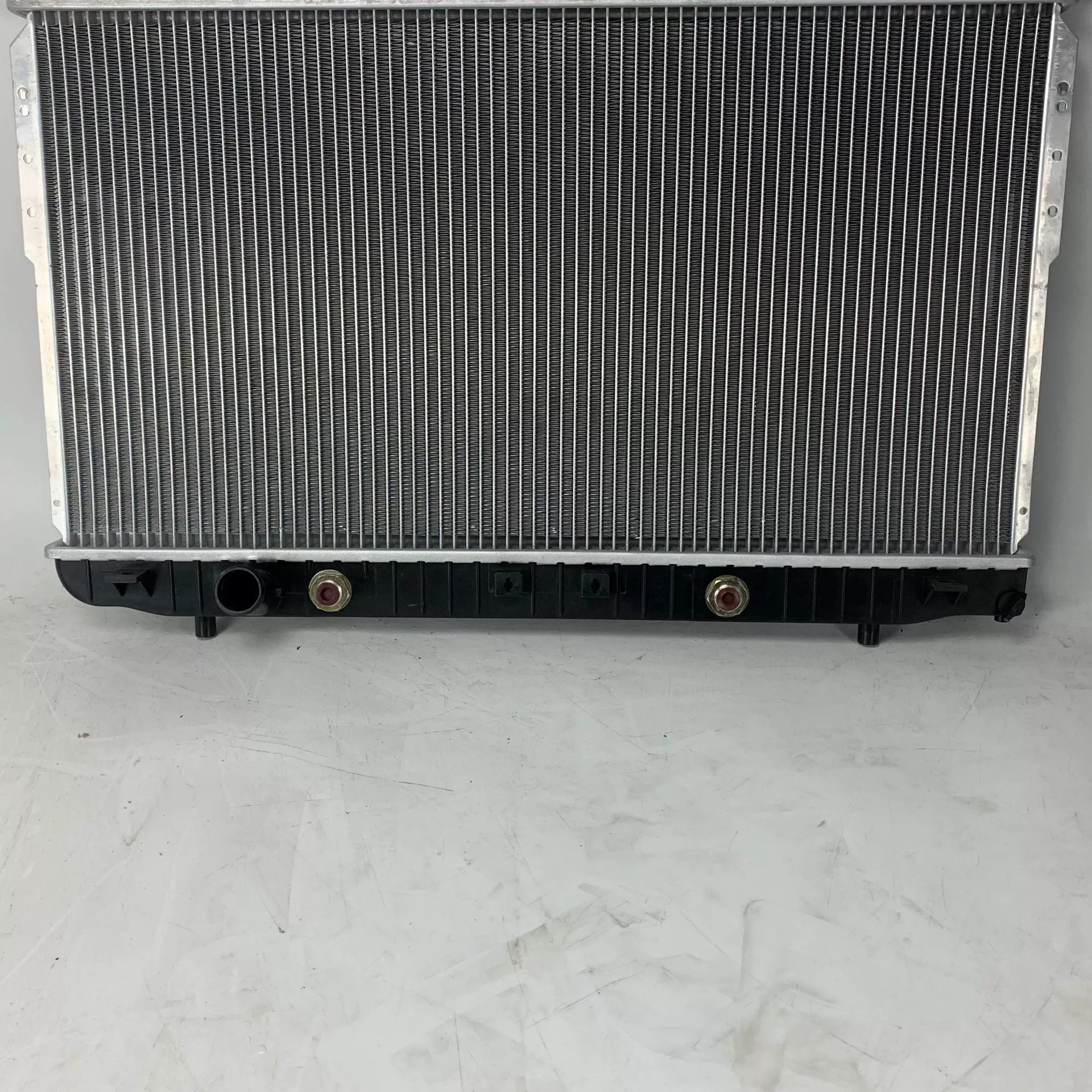 Радиатор завод прямых продаж (универсальный) радиатор 96815277/96815276/96815276