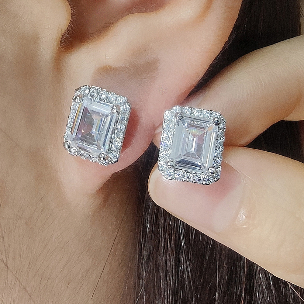 Fashion Geometric Copper Zircon Earrings 1 Pair display picture 2