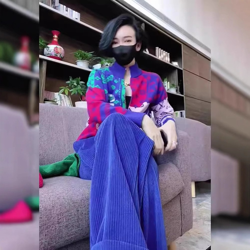 Blue Casual Sports suit Women's Autumn European High-end Printed Knitted Cardigan Pants with a Complete Set