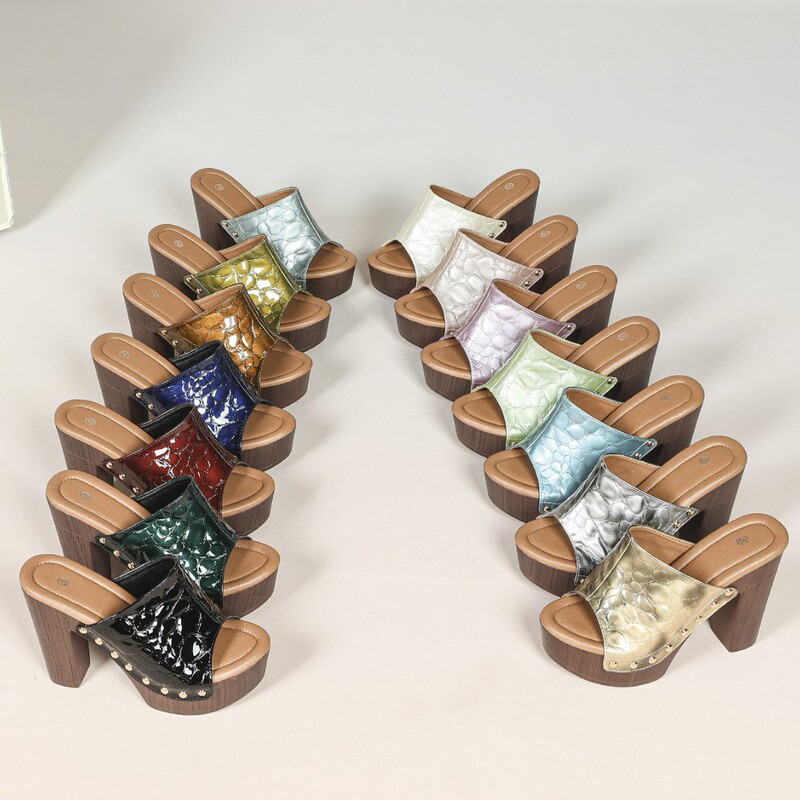 European and American Style High-Heeled Sandals for Women, Fashionable Slip-On Rivet Sandals with Thick Soles and Chunky Heels, Cross-Border Slip-On Shoes European and American Style High-Heeled Sandals for Women, Fashionable Slip-On Rivet Sandals with Thick Soles and Chunky Heels, Cross-Border Slip-On Shoes