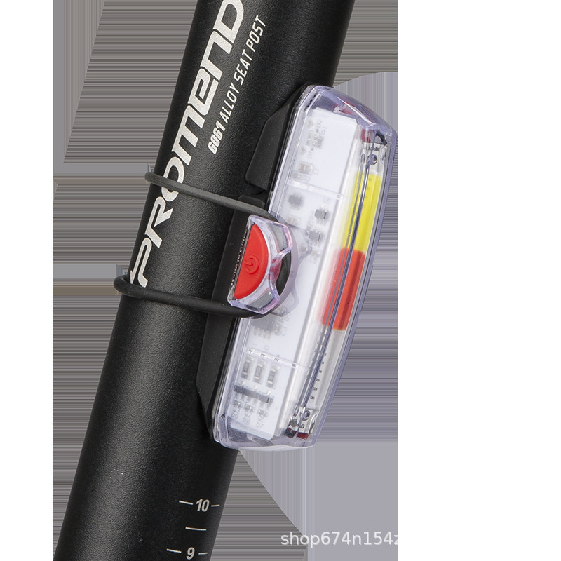 Luz trasera de bicicleta de montaña bicicleta de carretera bicicleta de carga USB Luz de tres colores pequeña luz de advertencia de noche brillante