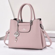 �ٴ�ļ���Ůʿ����б�������ֱ����ó����С����Ů���¿�ʱ��