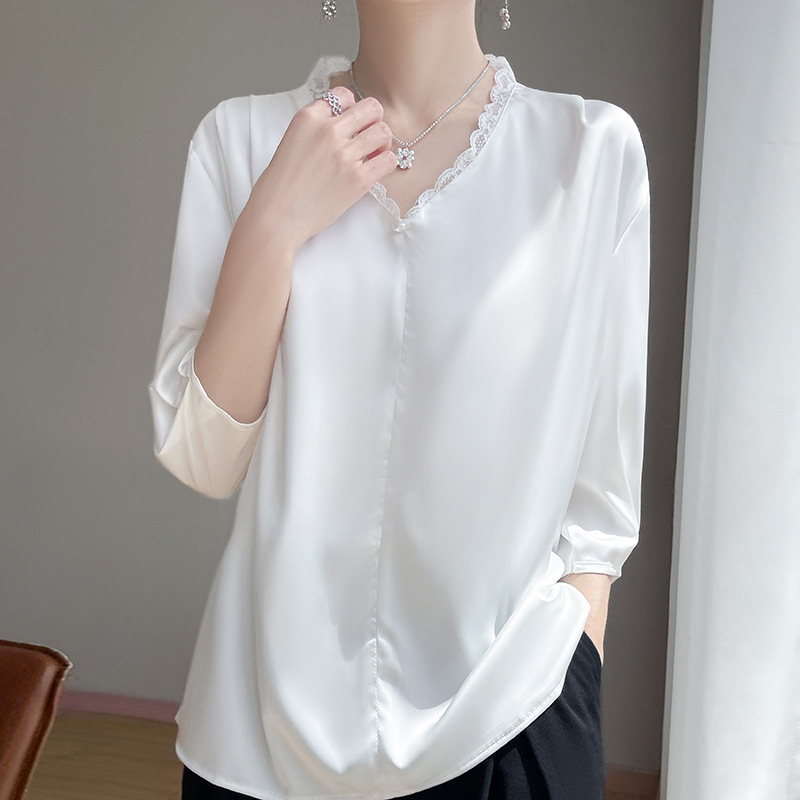 2026 New Fashion V-Neck Lace Patchwork Three-Quarter Sleeve T-Shirt for Women, Silky Satin Base Shirt, Thin Half-Sleeve Top