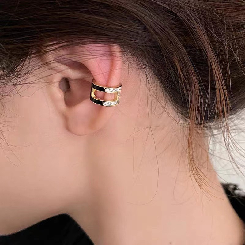 Labret stud lip piercing jewelry styling detail