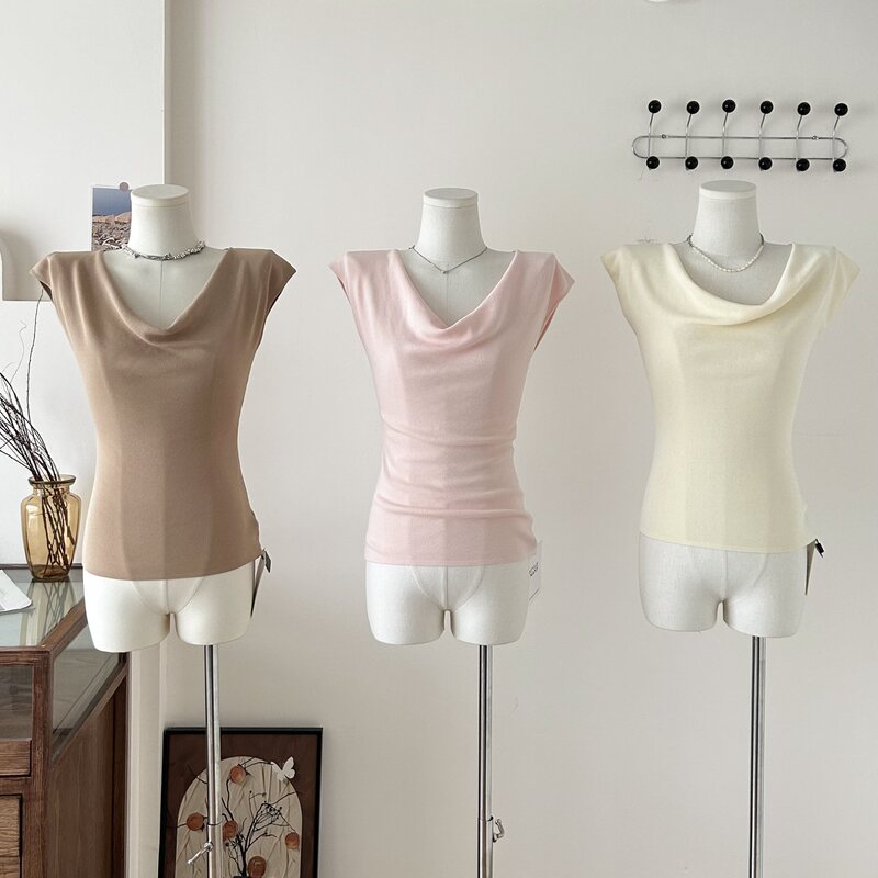 Madofit Silk Elegant Girlfriend-Style Top with a Stylish Swing Collar and Small Flutter Sleeves