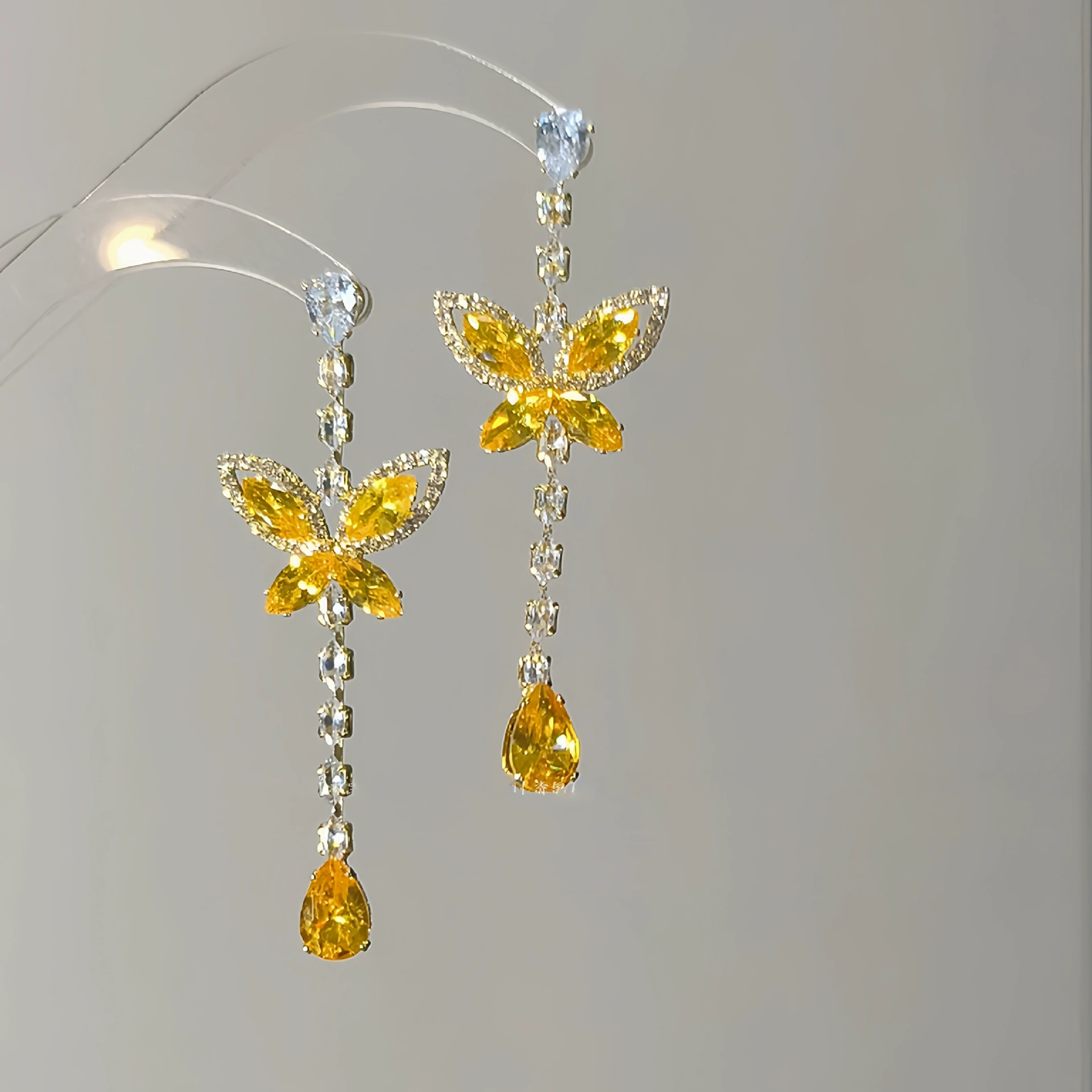 Серьги — коллекция модной желтой Fresh, цветы и минималистичные стили, гипоаллергенные штифты