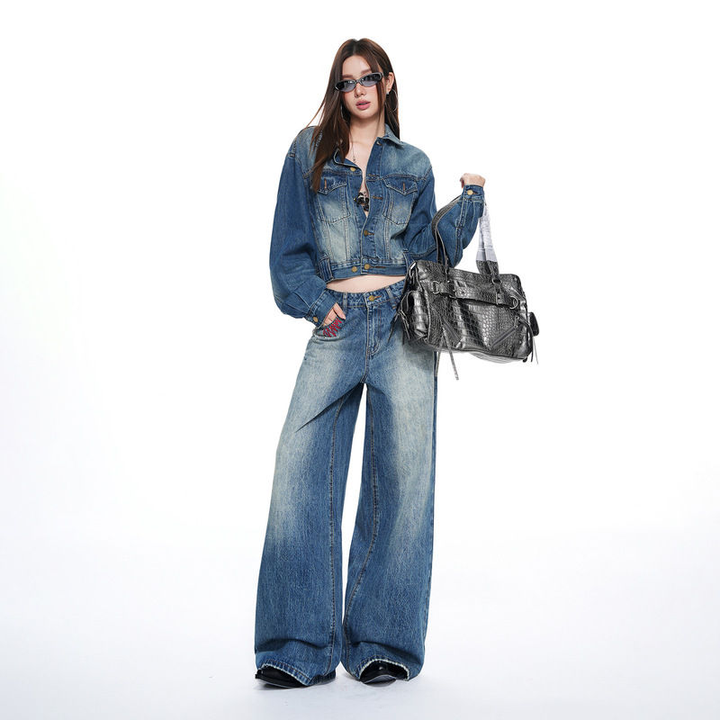 【Jinyin】New Autumn/Winter Street Fashion Outfit Set: Loose Denim Jacket with Rhinestone Detail and Women's Jeans 【Jinyin】New Autumn/Winter Street Fashion Outfit Set: Loose Denim Jacket with Rhinestone Detail and Women's Jeans