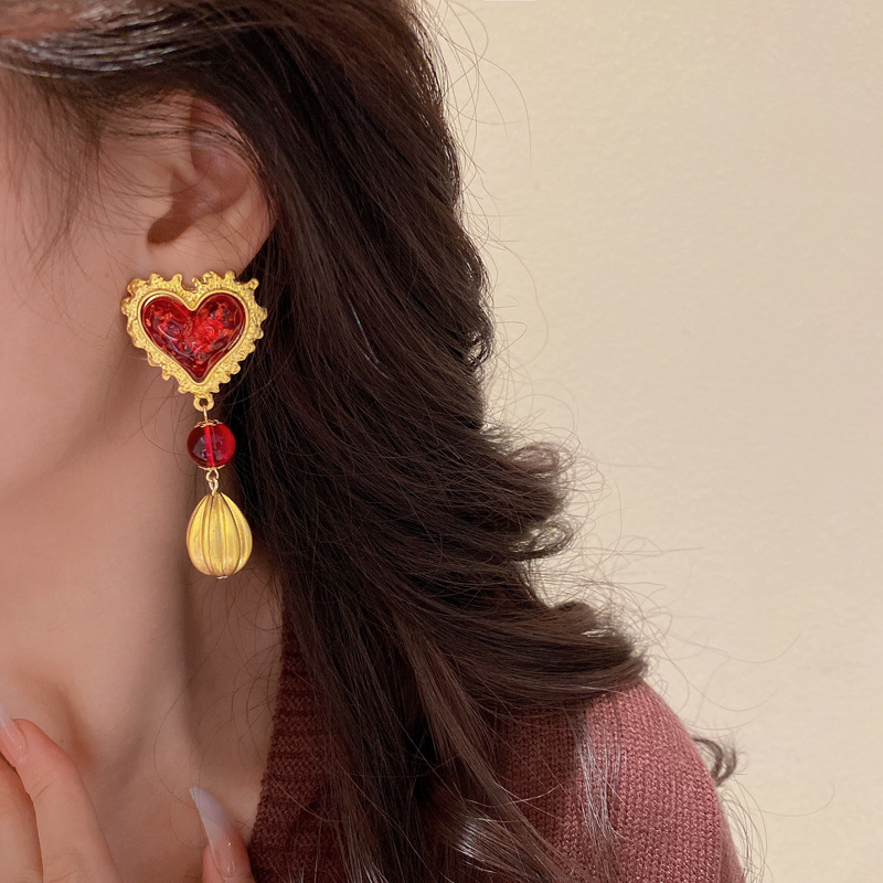 Retro Heart Shape Copper Plating Resin Earrings 1 Pair