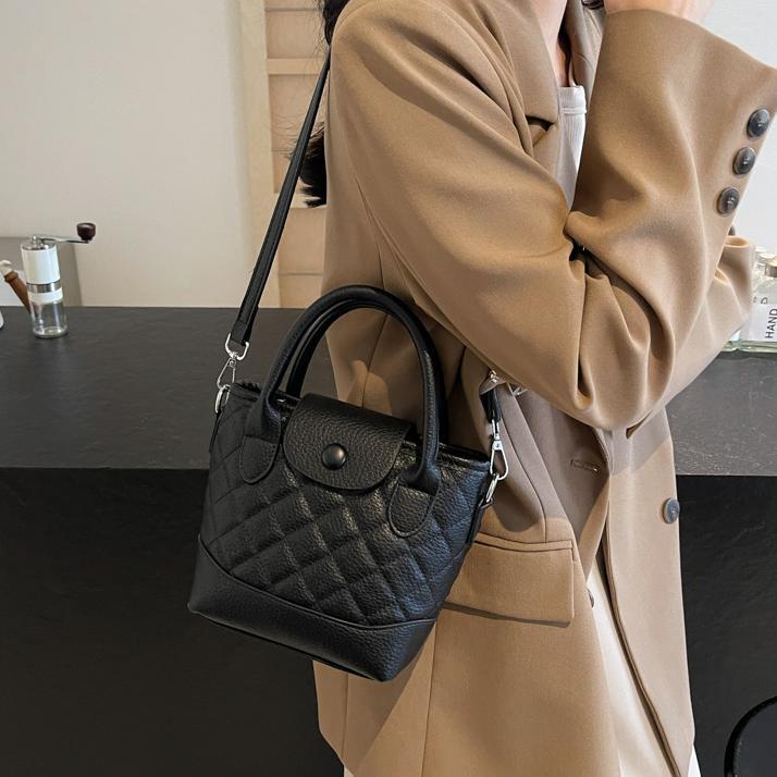 Alta sensación pequeña fragancia bolsa de cubo de mano para mujeres 2024 nuevo estilo de moda universal bolso de hombro bolsa de moda casual