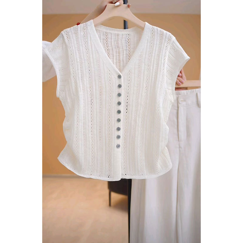 Design Sense V-neck Hollow Short-sleeved Cardigan Women's Summer Thin Ice Silk Knitted Sweater Short All-match Slimming Trendy Top