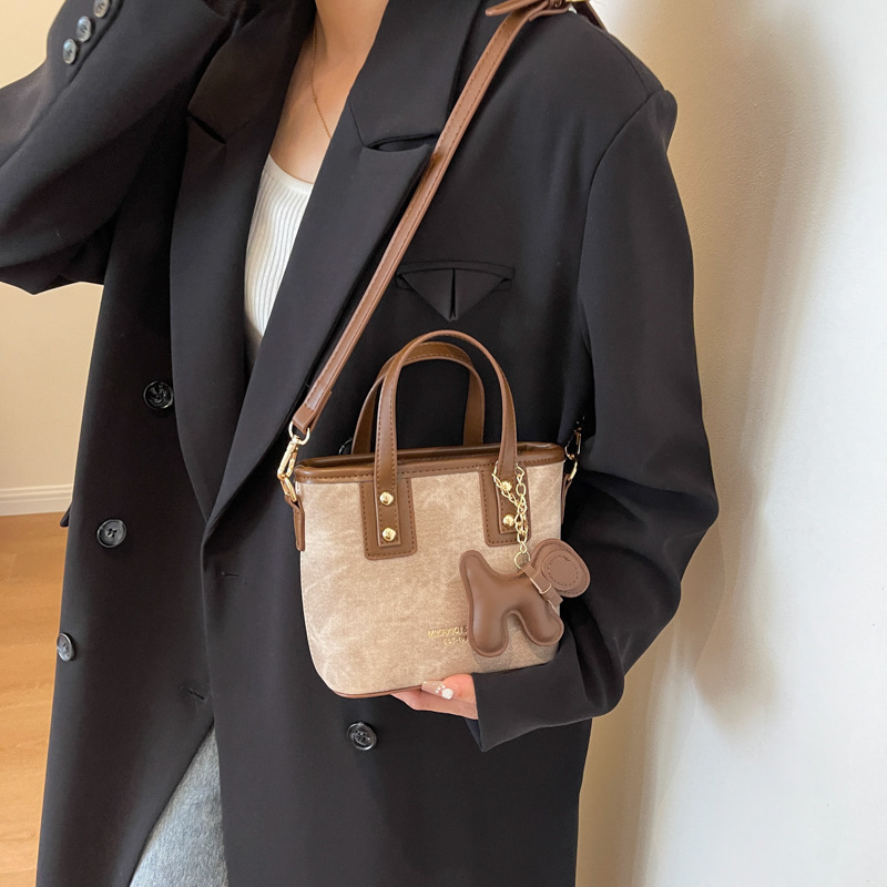 Nicho Zhong 2025 nuevo estilo de moda bolso de hombro versátil bolso de moda bolso de balde de agua súper caliente bolso mujer