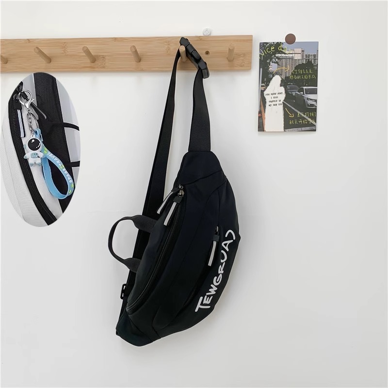 Black comes with 4 badges + astronauts