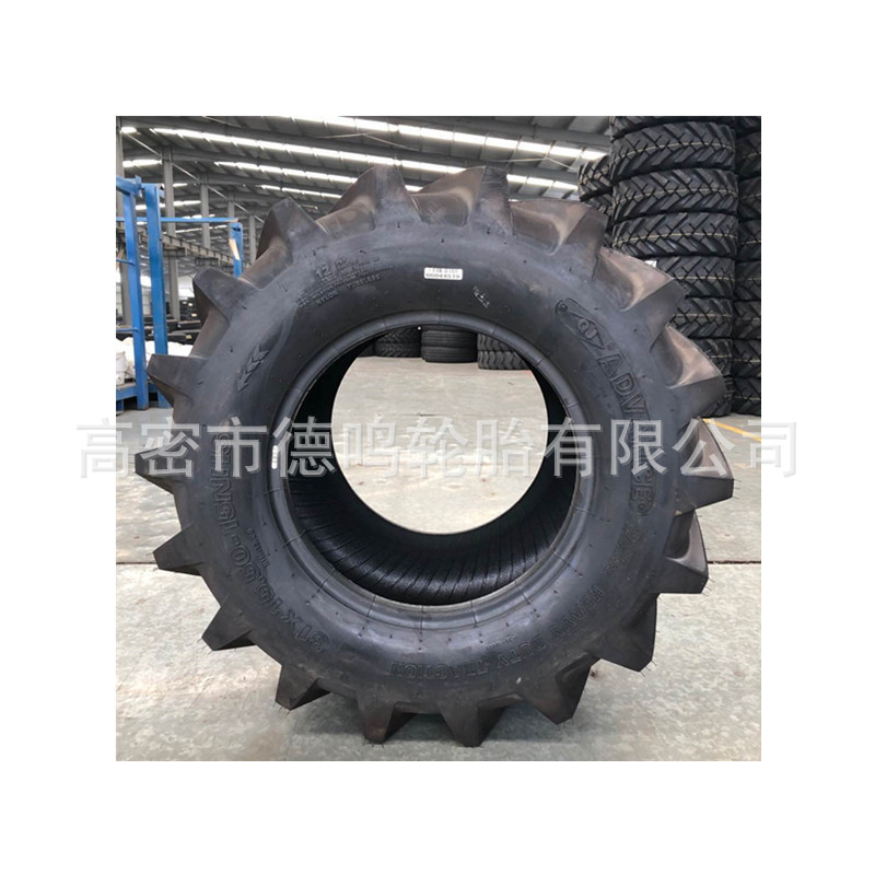 Neumático de la cortadora 31 × 15,5-15 neumático de la máquina del maíz combinado del neumático de la maquinaria agrícola de la espiga