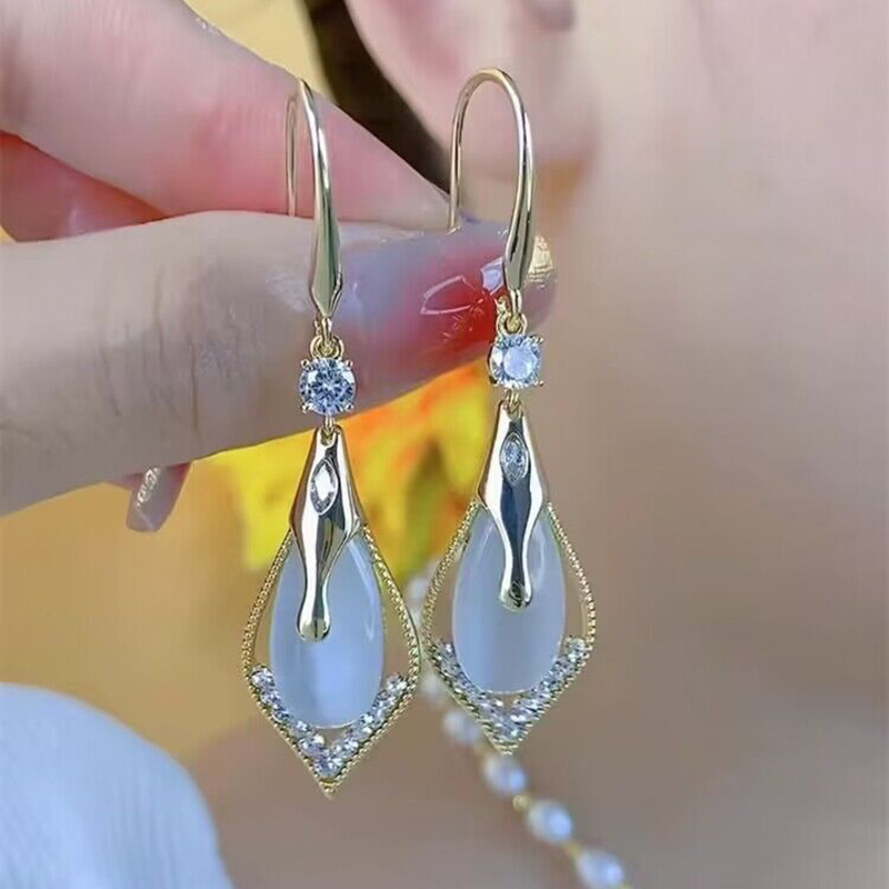 Elegant fashionable sophisticated universal agile earrings…