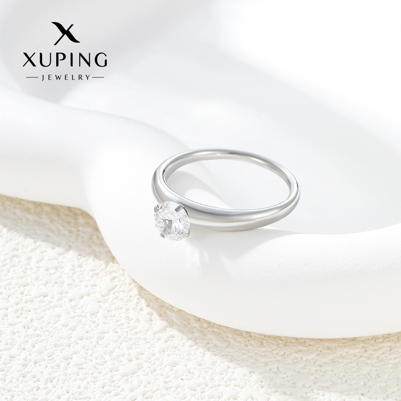 Xuping Jewelry Simple acero inoxidable diamante rosa diamante púrpura diamante amarillo con incrustaciones de anillo de circón femenino romántico anillo de todo fósforo