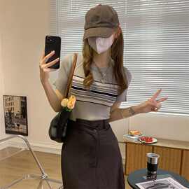 针织条纹T恤衫女夏季新款拼接薄款修身显瘦设计感小众短袖上衣服