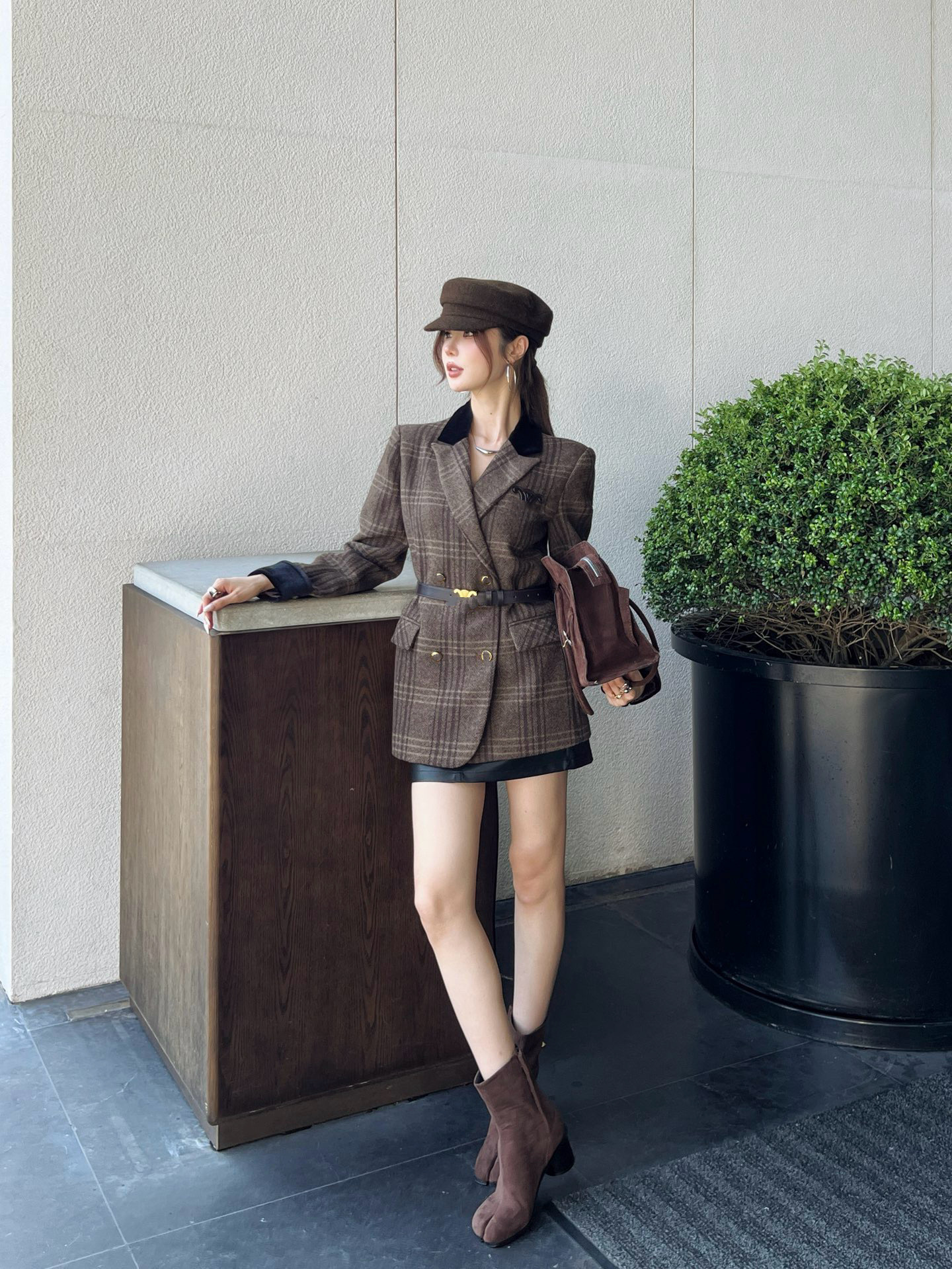 25 Autumn and Winter Ce New Style Chest Letter Embroider Belt Waist Contrast Color Lapel Casual Elegant Suit Jacket 1016