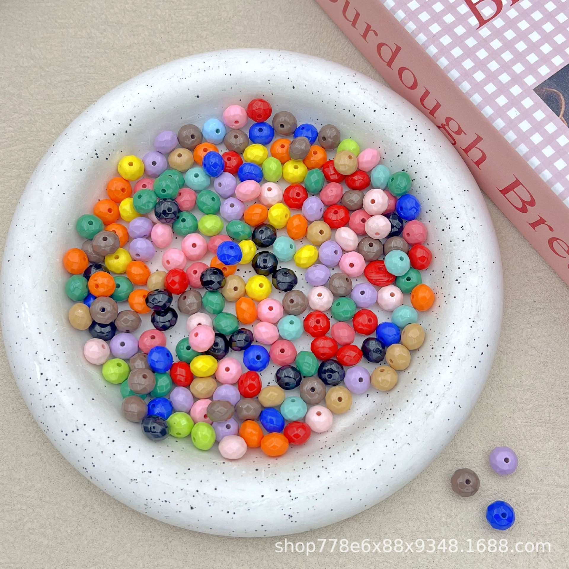 Mixed color/flat beads