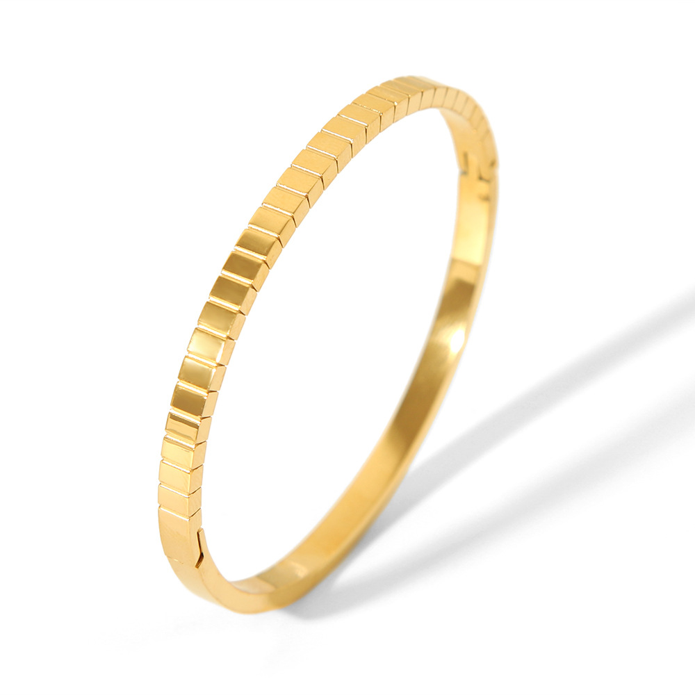 304 Stainless Steel 18K Gold Plated Basic Modern Style Classic Style Plating Solid Color Bangle display picture 7