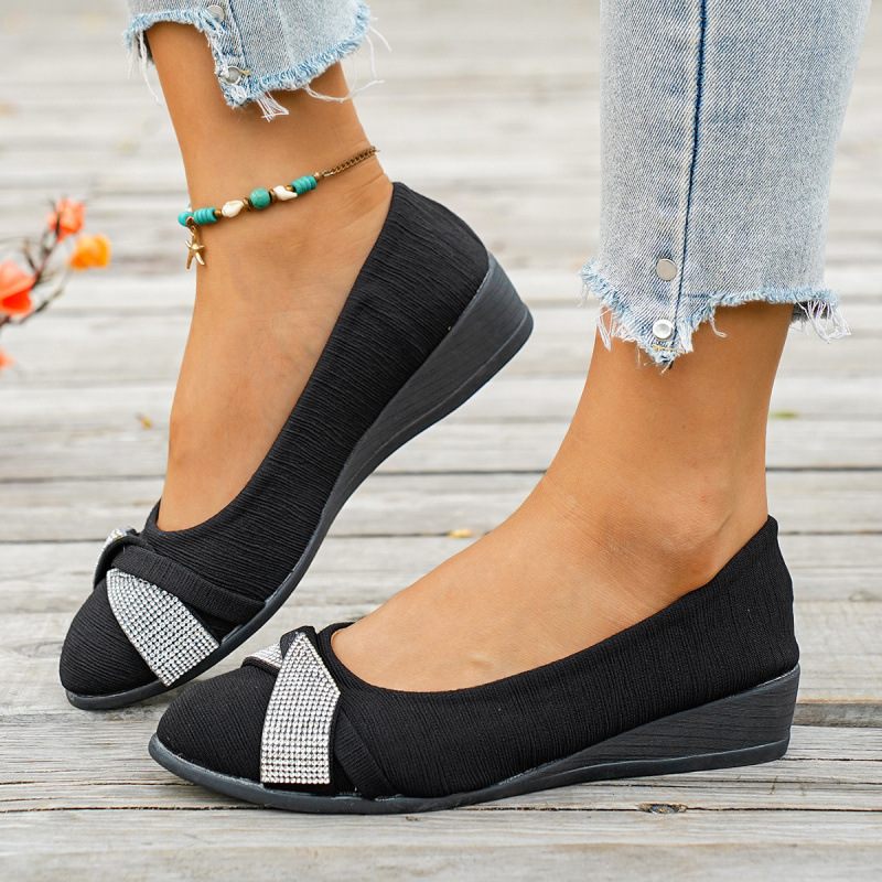 外贸大码单鞋女新款时尚单鞋女水钻浅口一脚蹬妈妈鞋休闲鞋女