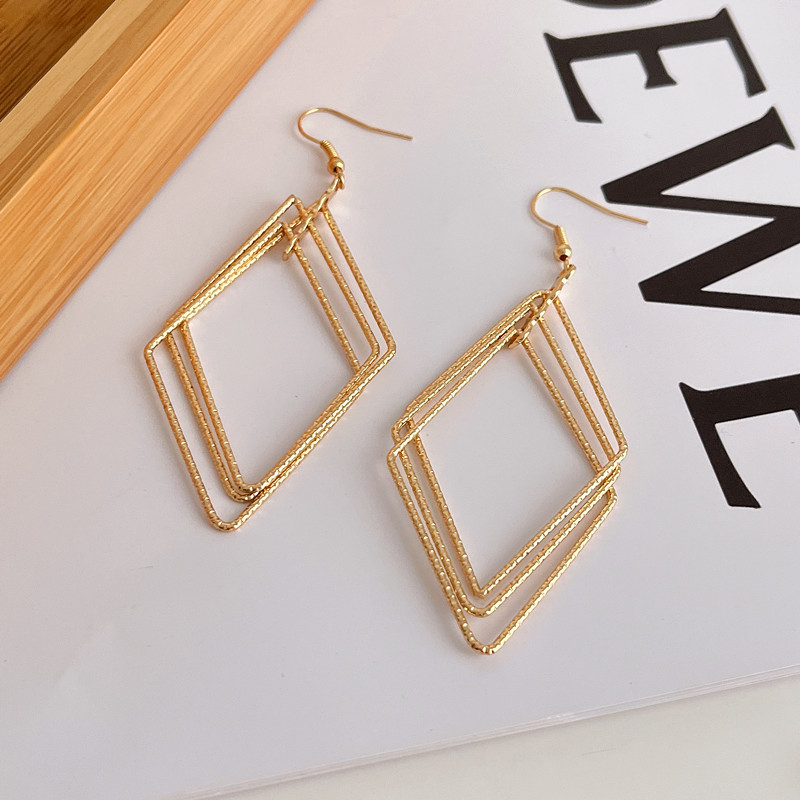 1 Pair Fashion Rhombus Metal Women's Drop Earrings display picture 4