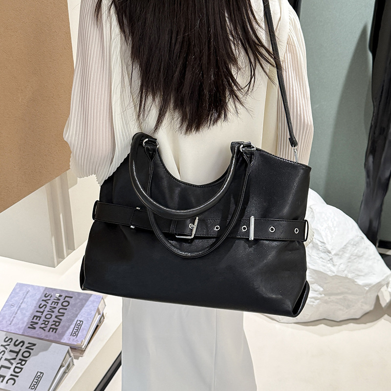 Trendy Cool Girl Single-Shoulder Crossbody Large Bag for Women 2026 New Model Large Capacity Tote Bag with a Light Luxury Feel for Commuting Underarm Bag