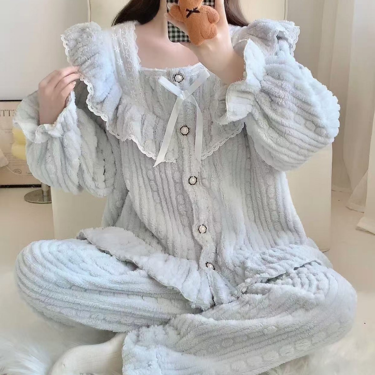 Una gran cantidad de pijamas de inventario de liquidación, productos de cola, franela de código roto, pijamas gruesos de terciopelo dorado de felpa, comercio exterior al por mayor